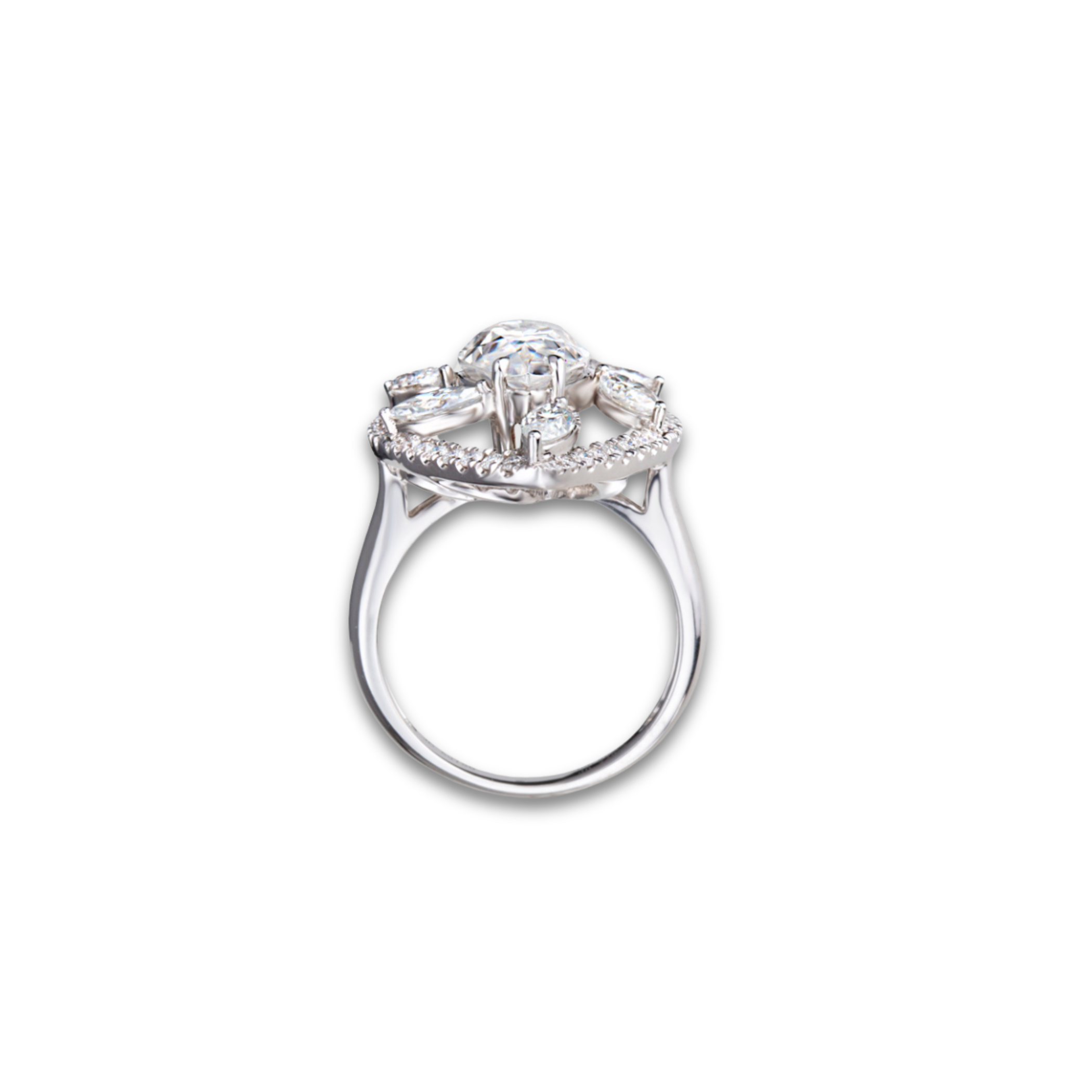 The Heritage Ring by Just Brilliant – Crafted in 18K white gold, featuring 4 carats of exquisitely cut lab-created diamonds at its center, surrounded by a delicate halo of 1.80 carats of pavé-set diamonds. A masterful fusion of timeless refinement and modern sophistication, this ring embodies exceptional craftsmanship and ethical luxury.